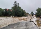 Warta niegroźna, pomagamy powodzianom